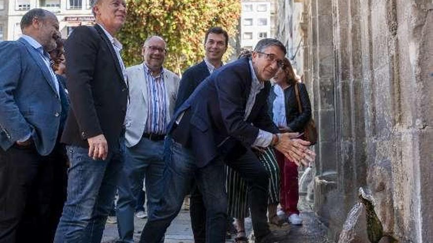 Patxi López, con Caballero, en As Burgas (Ourense). // Brais Lorenzo