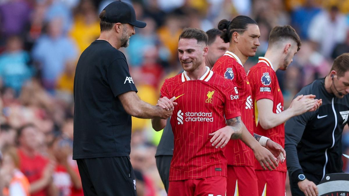 Klopp celebra con Mac Allister su última victoria como 'red'