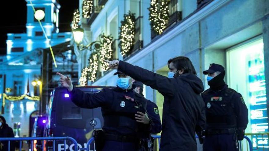 París prohíbe los patinetes eléctricos y Almeida rechaza emular la medida  en Madrid - Libre Mercado