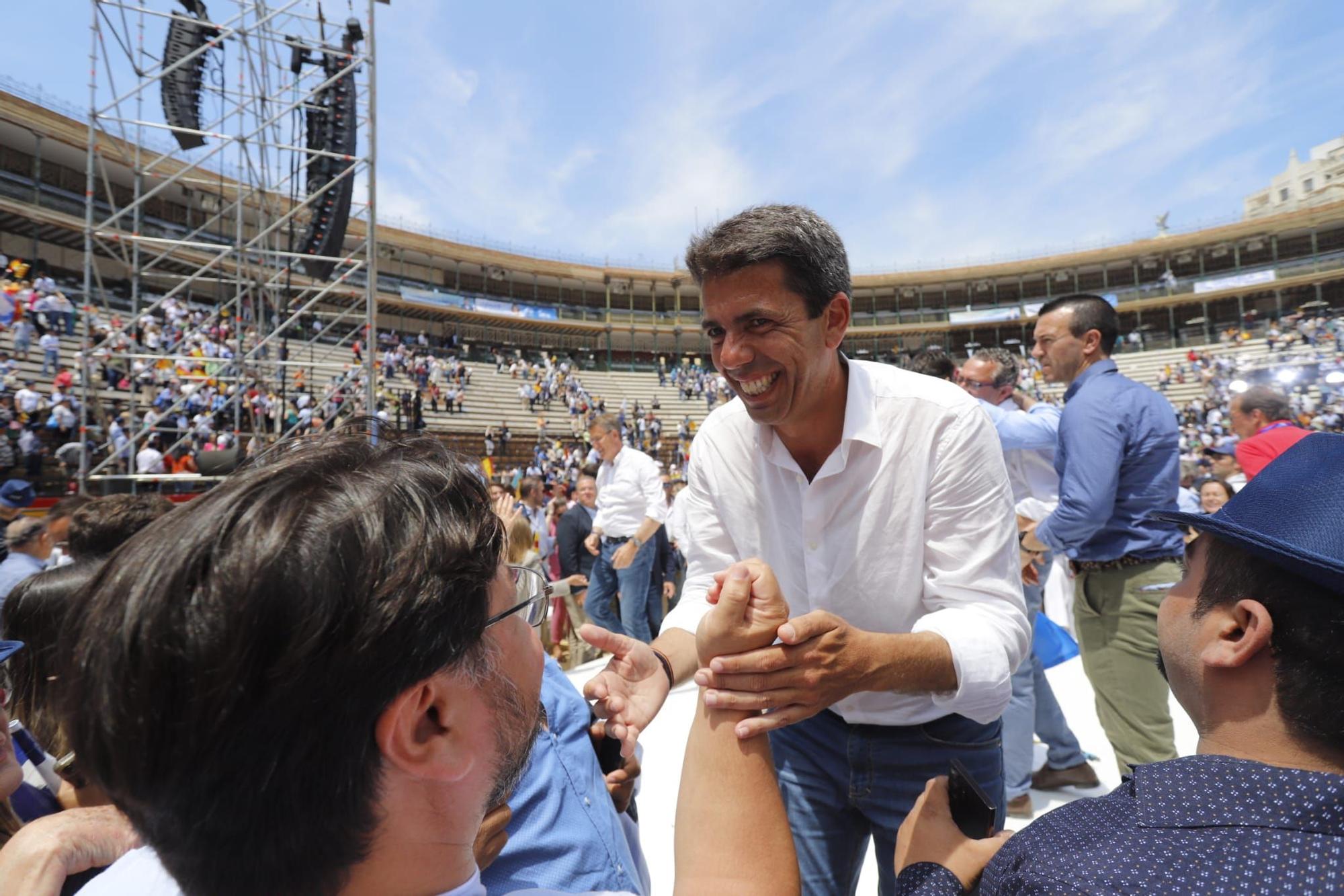 Mitin central del PPCV en la Plaza de Toros de València