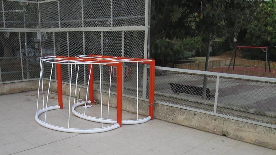 La brigada de mantenimiento del IME ha arreglado la pista de patinaje.