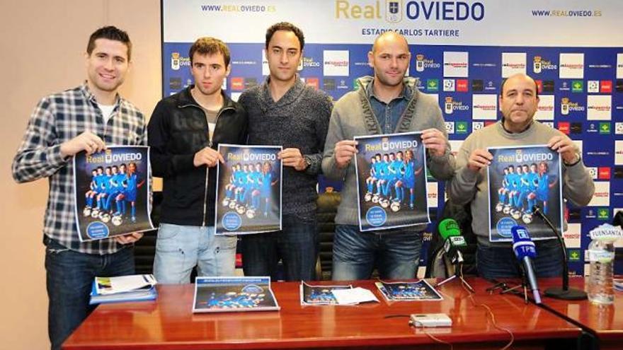 Xavi Moré, Álvaro Cuello, Gabri, Fermín y Silva presentan el campus del Oviedo.