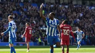Welbeck aleja al Liverpool de la Champions