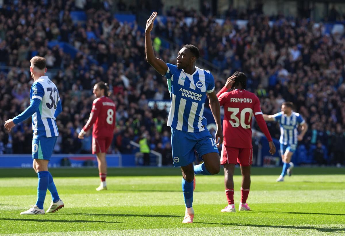 Welbeck aleja al Liverpool de la Champions
