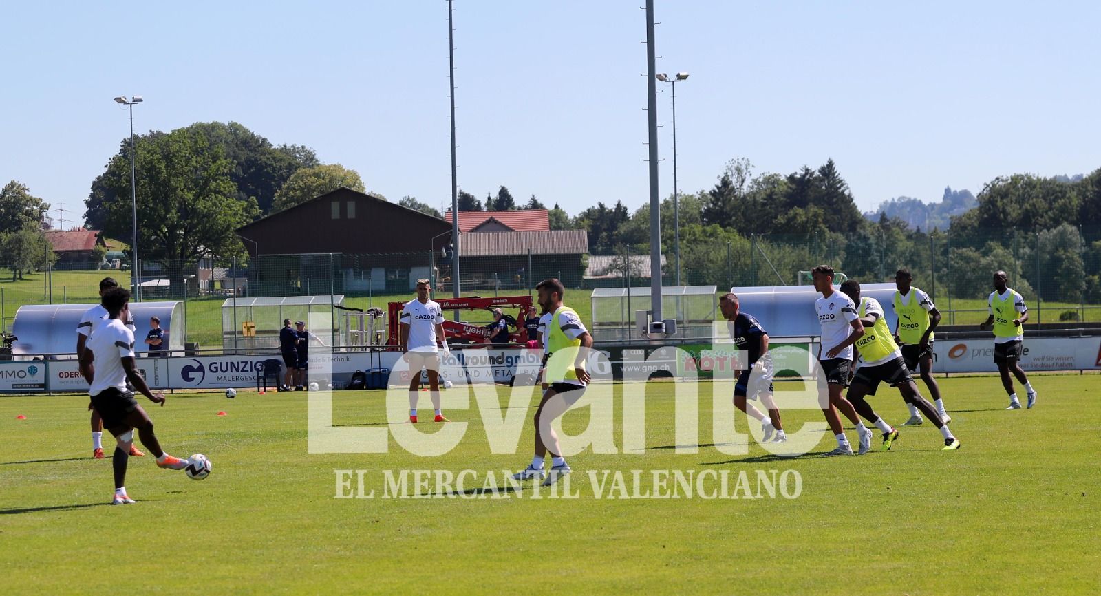 Entrenamiento del Valencia CF en Suiza