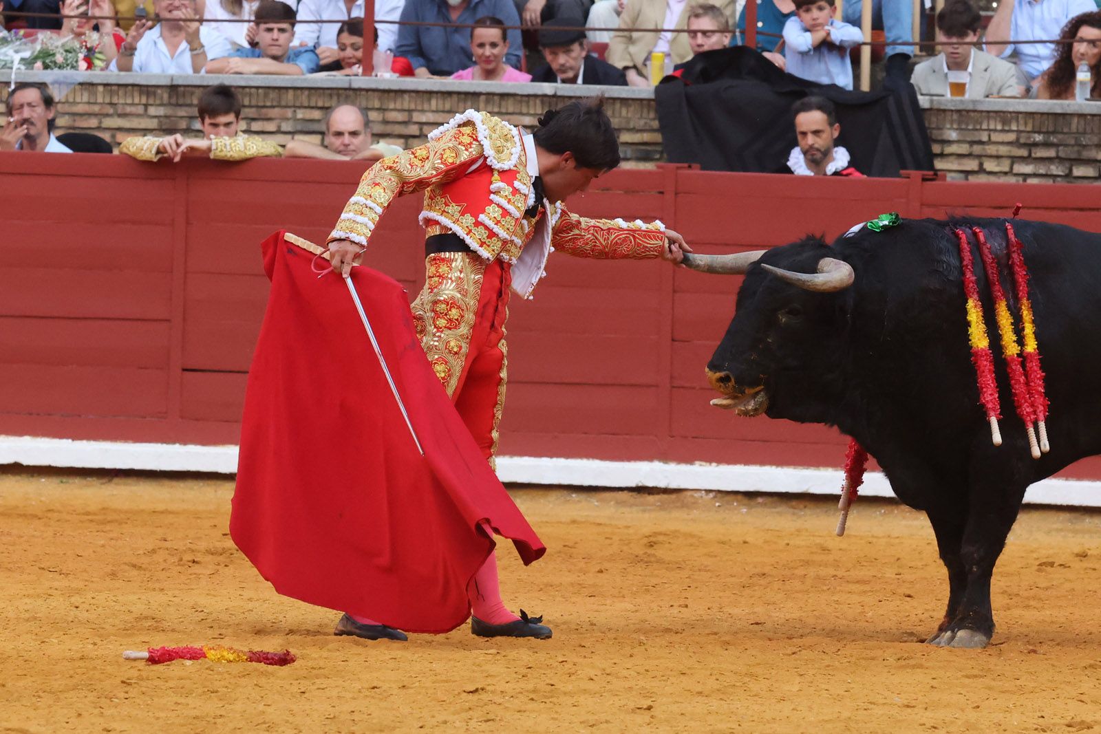 Javier Zulueta y Manuel Quintana abren la puerta de Los Califas