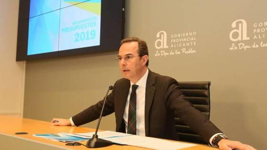 Carlos Castillo el pasado viernes en la presentación de los presupuetos de la Diputación.