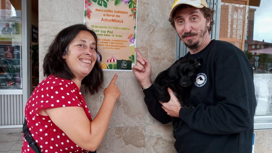 El actor Iván Massagué apoya el mercadillo de Asturmiaus