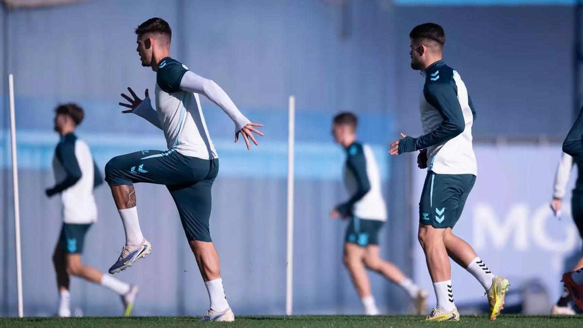 Entrenamiento del Málaga CF en el anexo de La Rosaleda.
