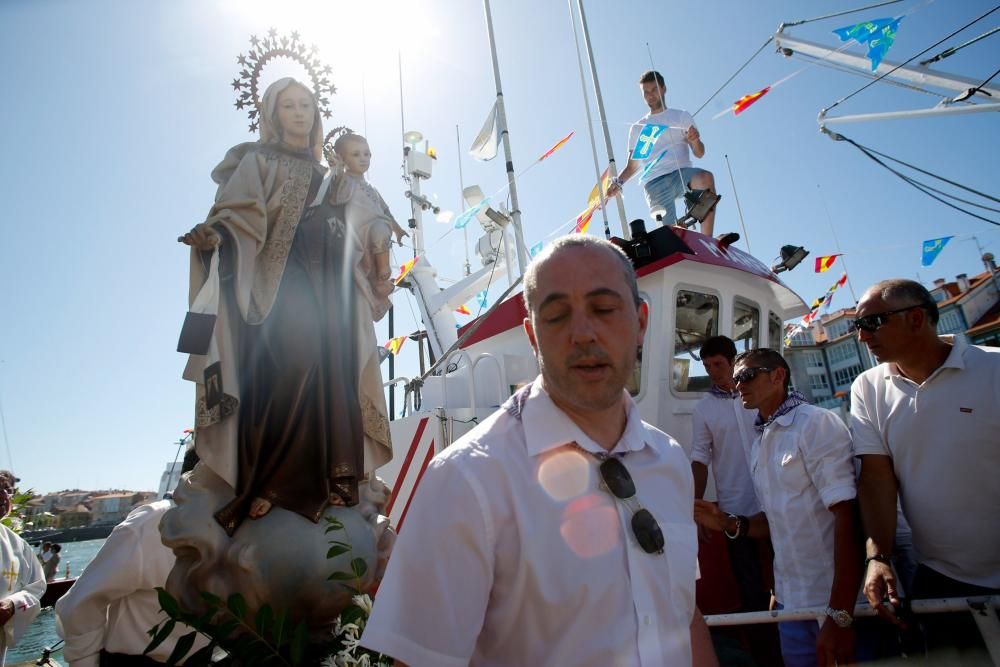 Misa y procesión del Carmen en Luanco