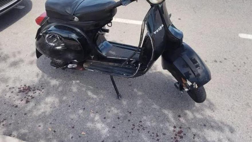 Un motorista sale herido al chocar su Vespa con un coche en Castelló: triplicaba la tasa de alcohol permitida