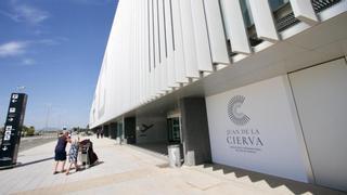 El aeropuerto de Corvera ya luce el nombre de Juan de la Cierva