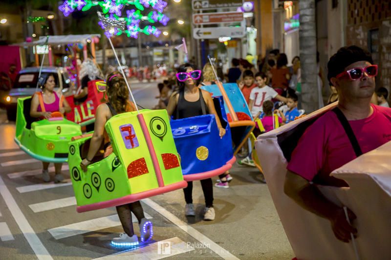 Una ola de color inunda las calles de La Nucía