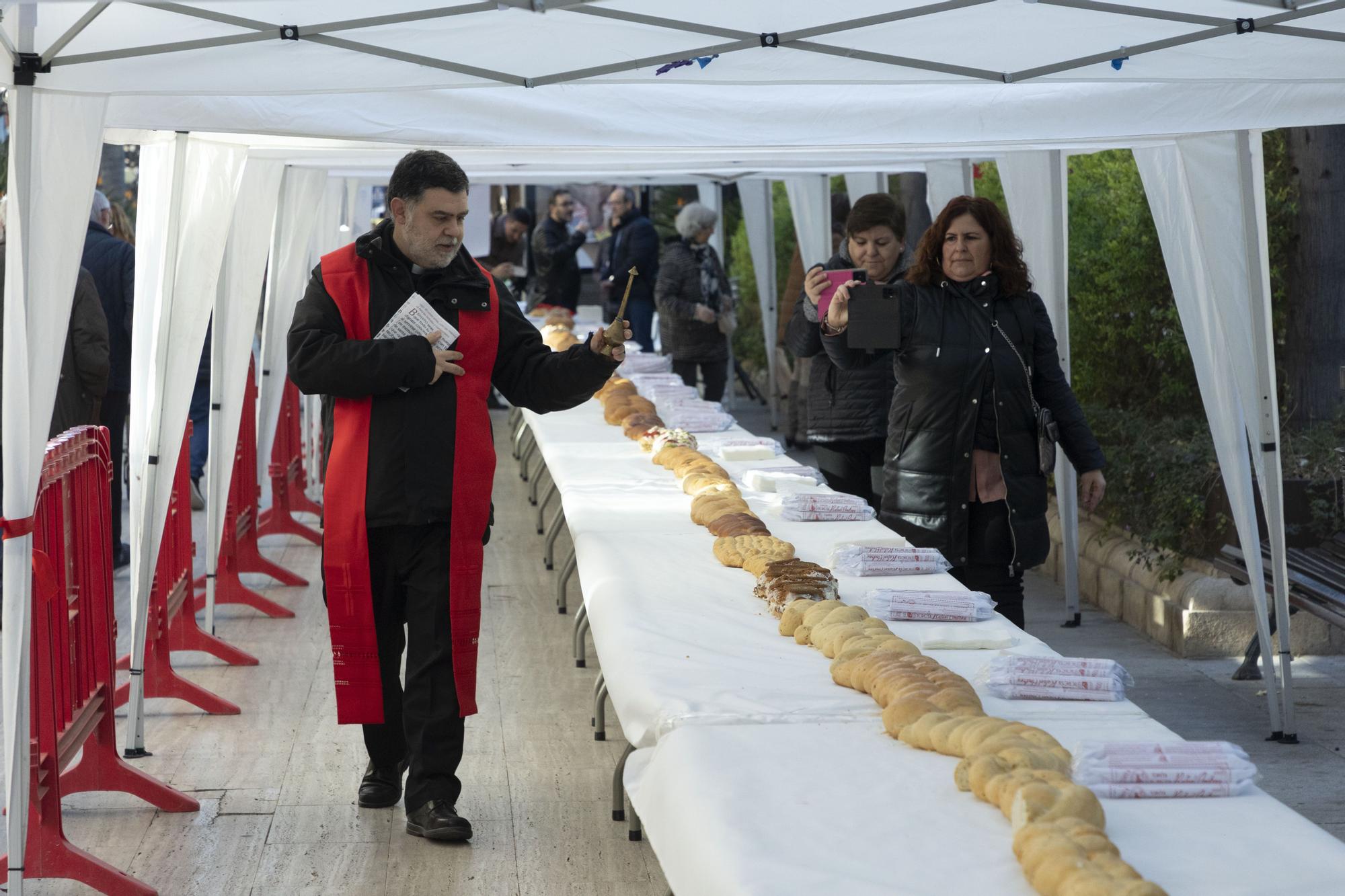 Torrent vive el Sant Blai más multitudinario