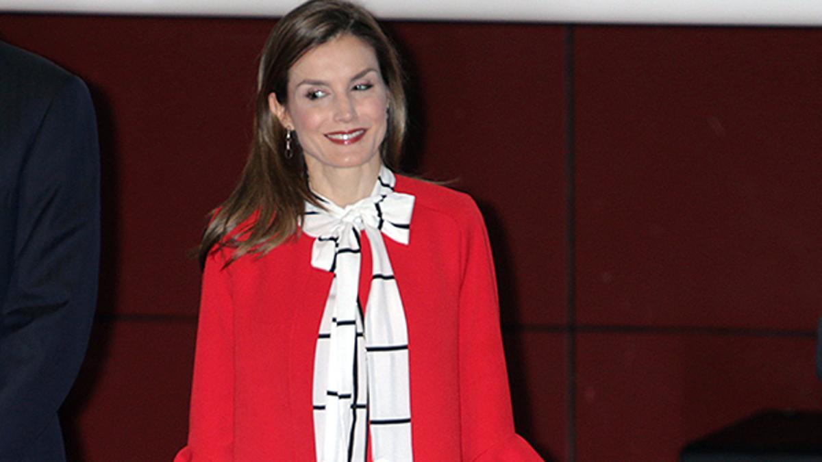 Letizia Ortiz triunfa con un abrigo 'made in Spain'