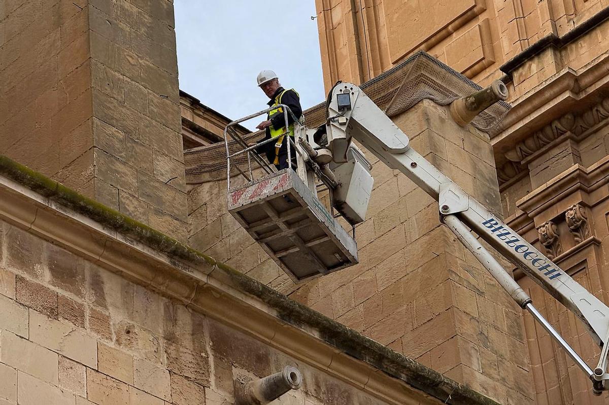 Francisco Rodríguez Trives, durante la inspección de este jueves.