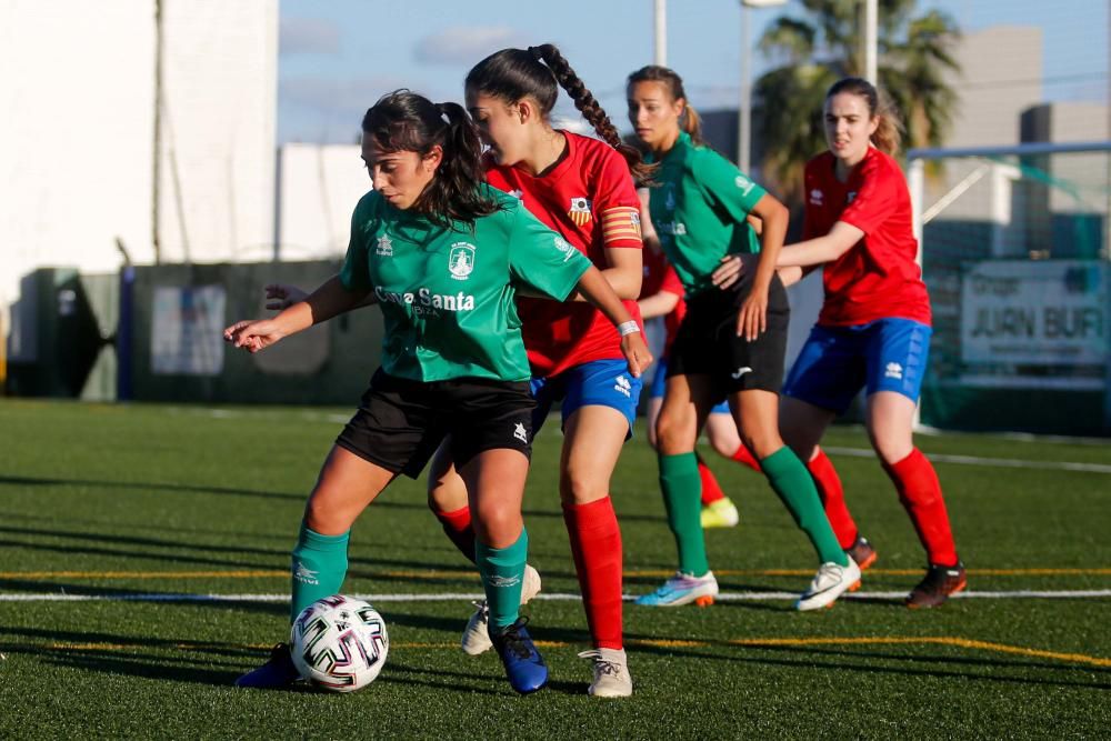 El representante ibicenco en la Liga Autonómica femenina arranca goleando al Atlético Collerense en una temporada muy ilusionante para el club verdinegro