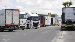 Los camioneros jóvenes, en peligro de extinción en Galicia: "Sacarse el permiso son miles y miles de euros y mucho tiempo"