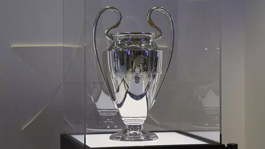 La "Orejona" luce como una estrella en París