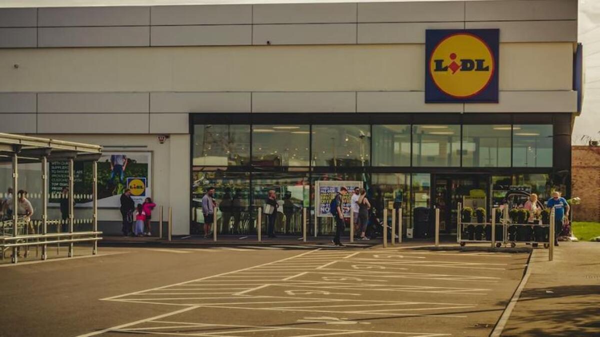 Exterior de un supermercado Lidl.