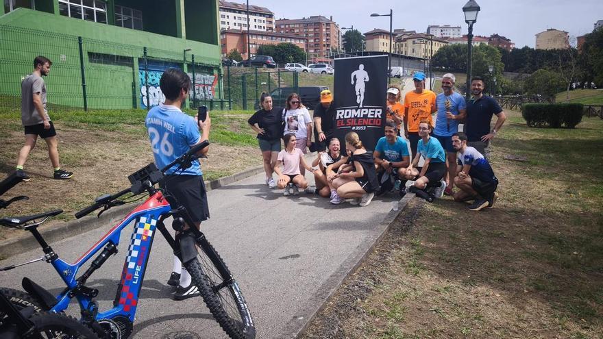 El bombero de los 95 maratones contra el suicidio, en Oviedo: "No podemos vivir ajenos a un problema tan grande"