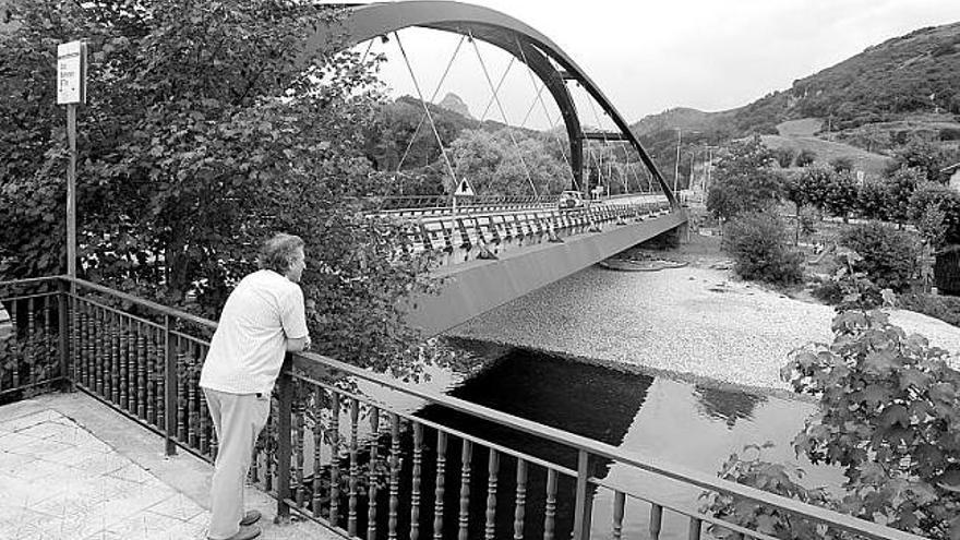 El puente sobre el Cares-Deva, entre Panes y Siejo.