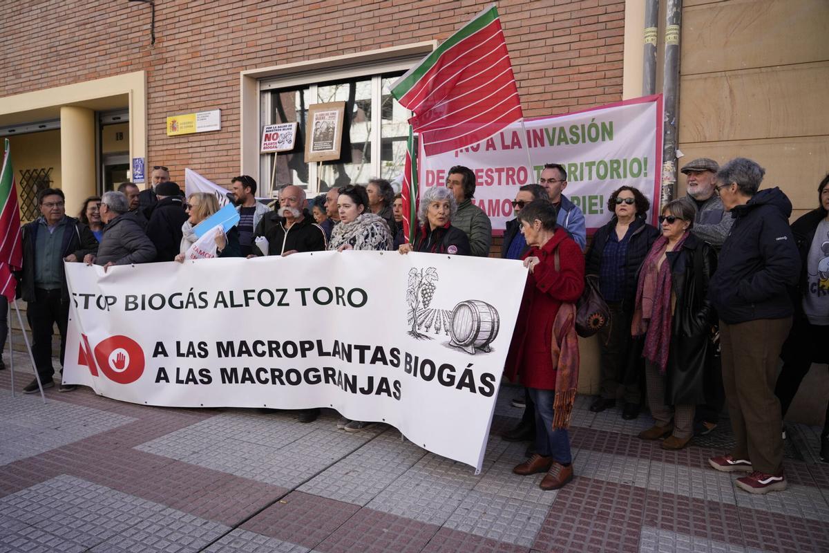 Concentración contra las macroplantas de biogás en la Confederación Hidrográfica del Duero