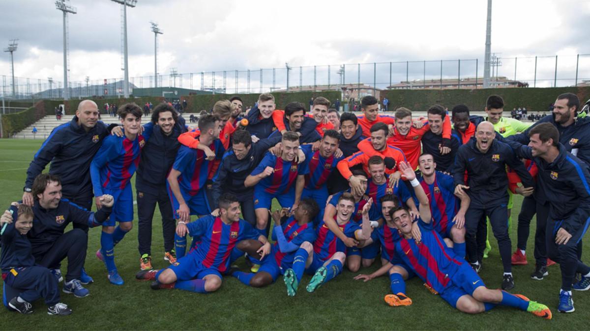 La plantilla celebró el título en la Ciudad Deportiva Joan Gamper