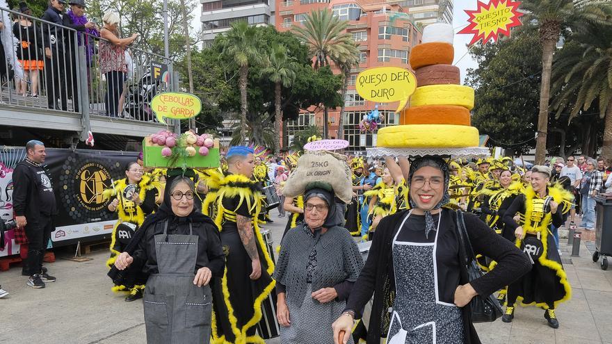 El Martes de Carnaval saca a la calle a unas 28.000 personas durante la mañana en Las Palmas de Gran Canaria
