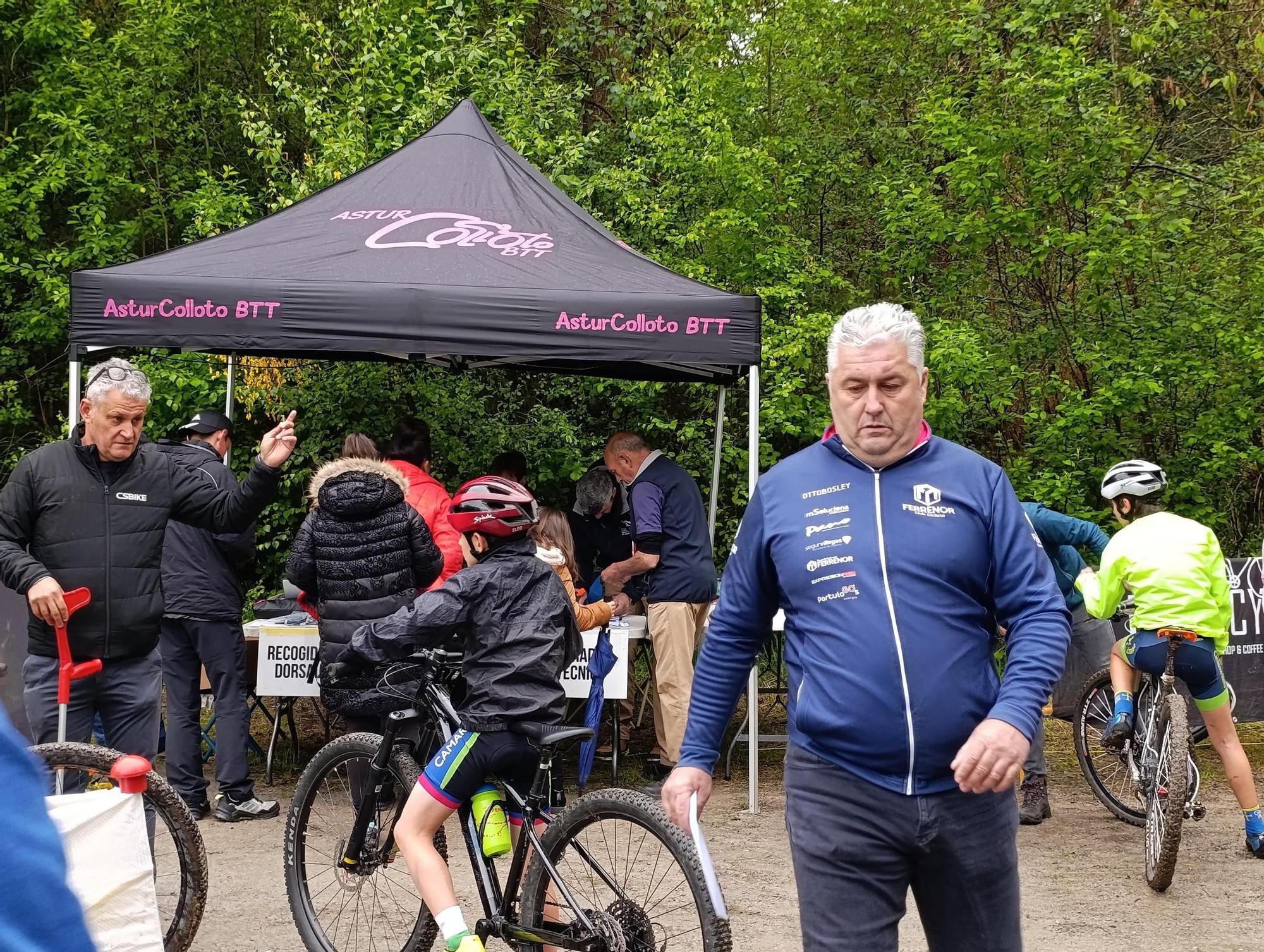 Las jóvenes promesas del ciclismo pedalean en Santa Marina, Siero