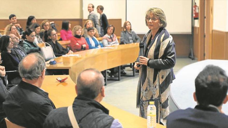 Eva Alcón emprende mañana la carrera al rectorado de la Jaume I