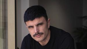 Rodrigo Cuevas, cantautor: "Amb empresonats, bandolers... penses que hi ha una escletxa per a l’amor prohibit"