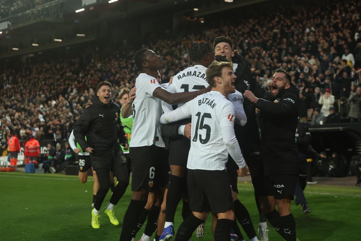 Valencia CF-Espanyol, en imágenes