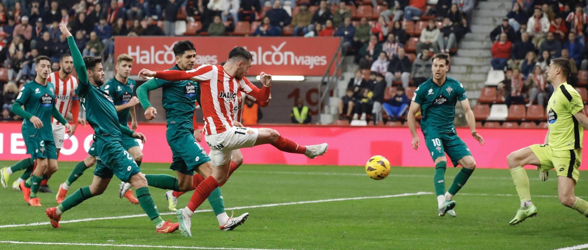 Así fue el partido entre el Sporting y el Racing de Ferrol