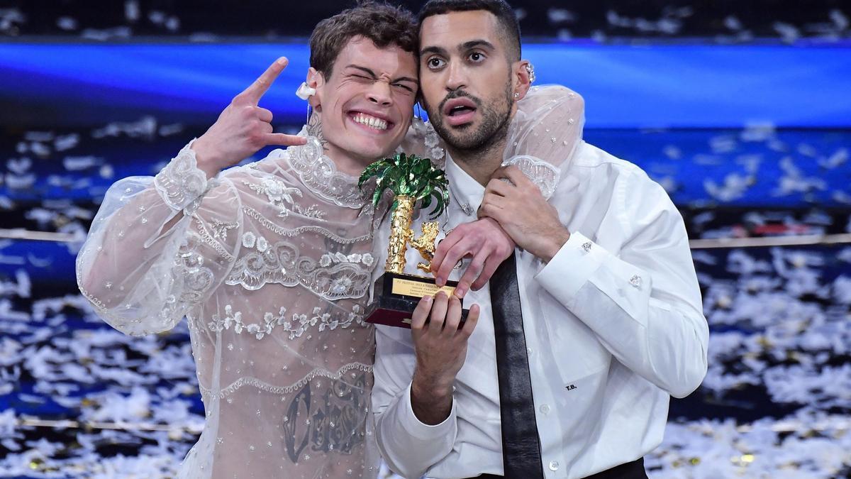 Italian singers Blanco &amp;amp; Mahmoodon on stage at the Ariston theatre with the prize after winning the 72nd Sanremo Italian Song Festival, in Sanremo, Italy, 05 February 2022. The 'Festival della canzone italiana di Sanremo' will run from 01 to 05 February 2022. (Italia)