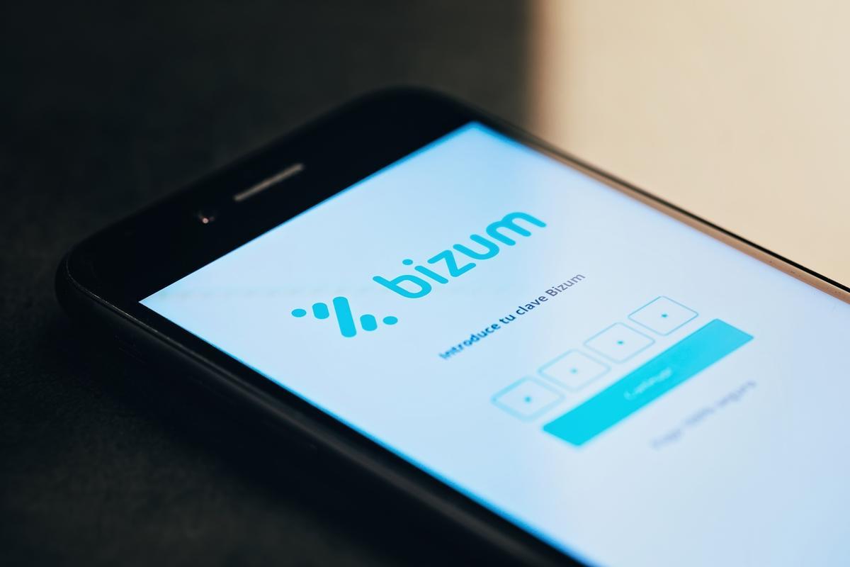 Móvil con Bizum.