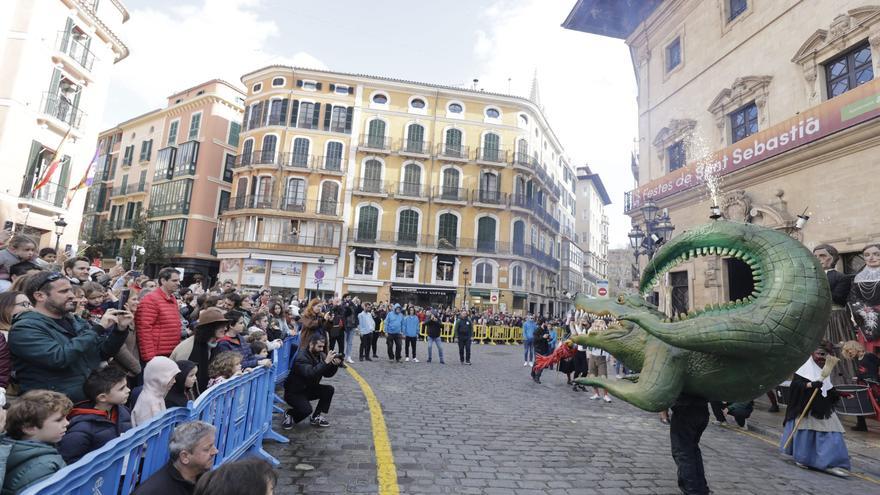 Las glosadoras protagonizan un inicio de Sant Sebastià crítico y muy reivindicativo del catalán