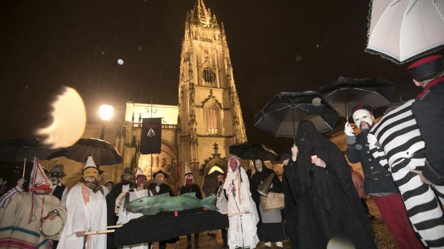 Entierro de la sardina en el Carnaval de Oviedo