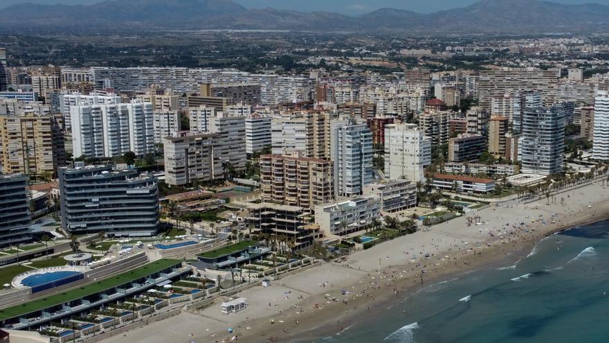 Alquileres vacacionales para ricos: 150 euros al día por un piso en primera línea en Benidorm y en el centro de Alicante