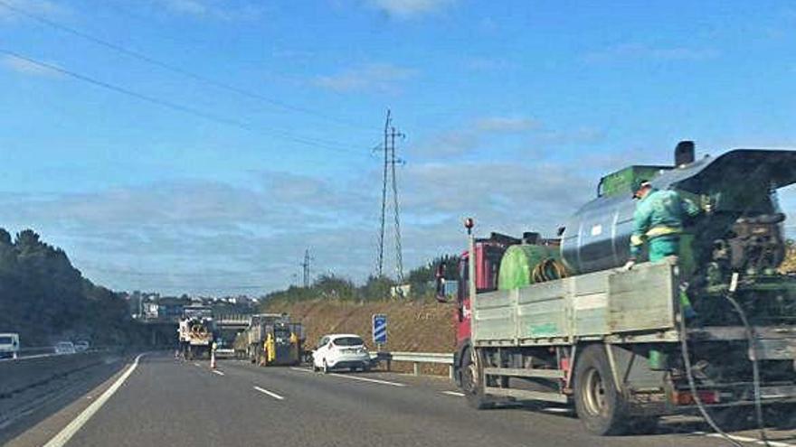 Asfaltado y desbroce en la autopista