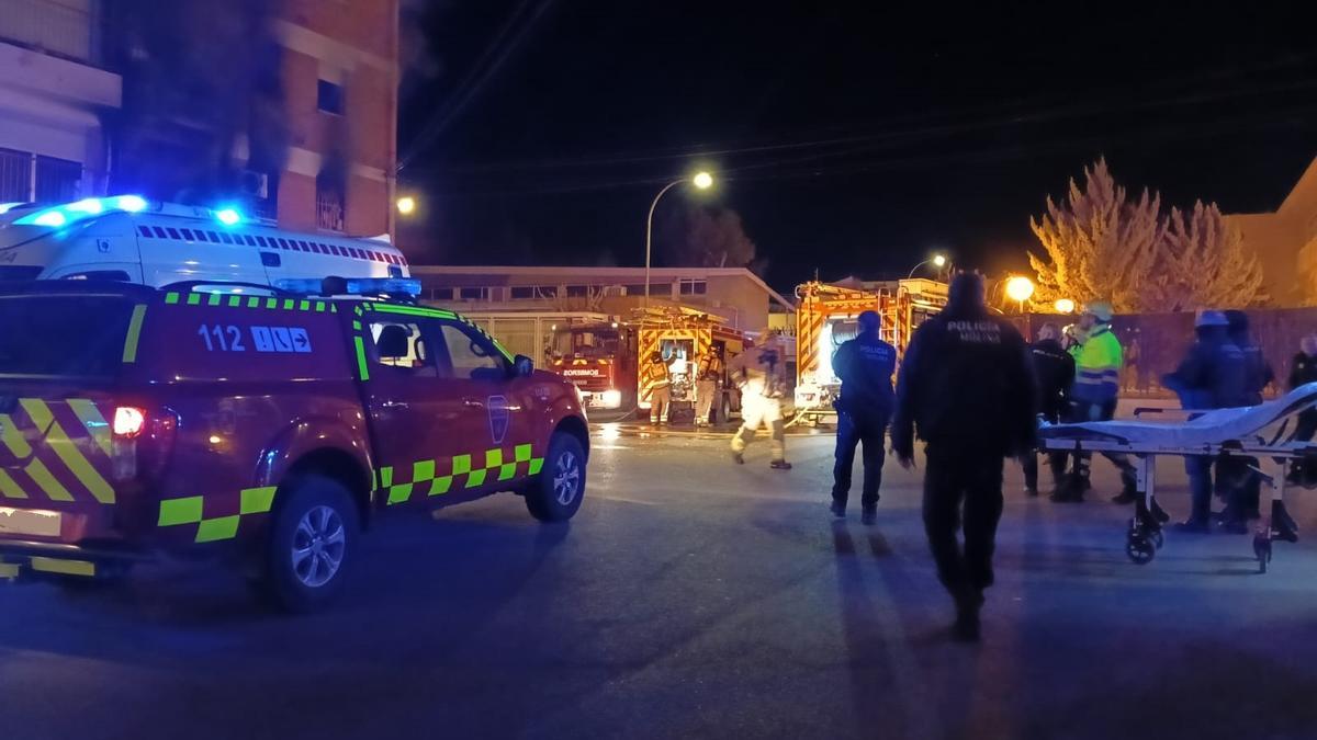 Explosión e incendio en un edificio de Molina de Segura de madrugada