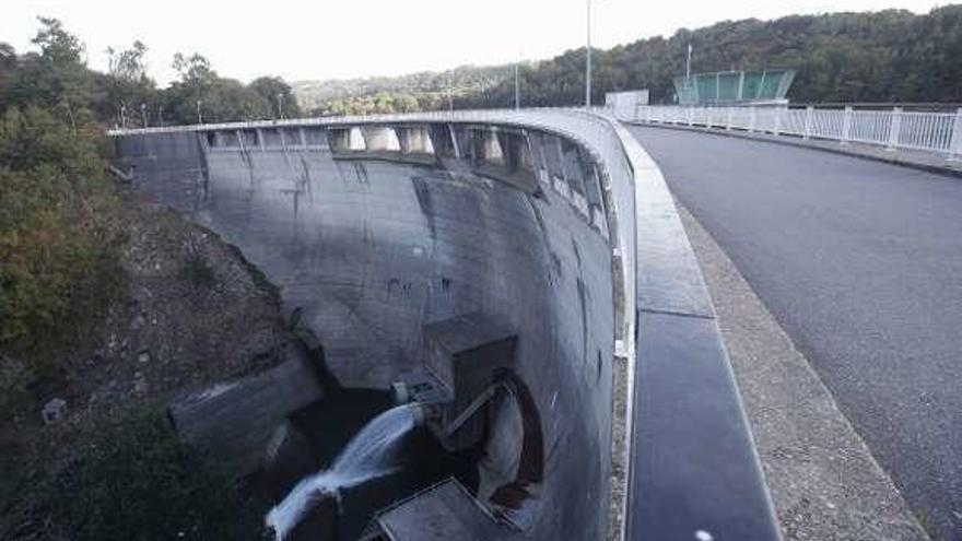 Embalse de Eiras, en Fornelos de Montes. // R. Grobas