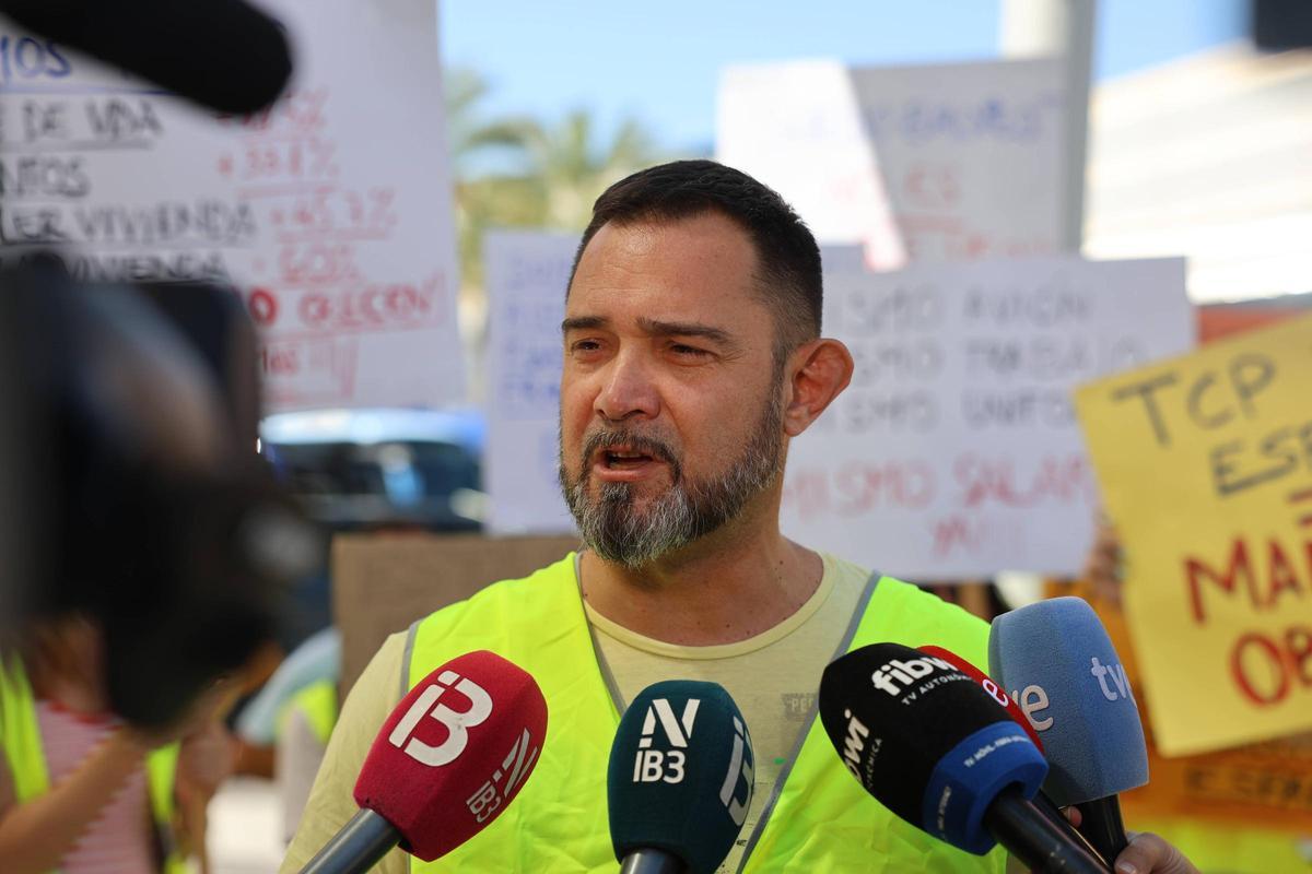 Francesco Gomirato, delegado de USO de easyJet en Baleares este miércoles en el aeropuerto de Palma.