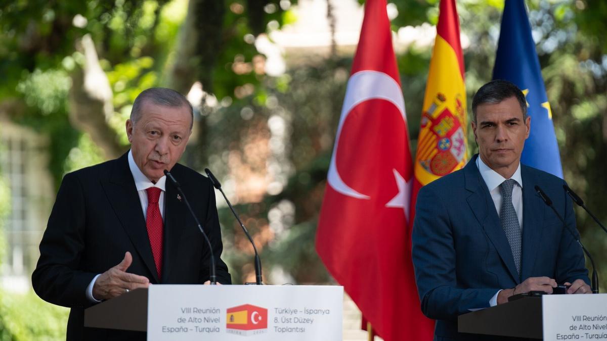 El presidente turco, Recep Tayyip Erdogan, habla junto a Pedro Sanchez durante una rueda de prensa en Moncloa este 13 de junio de 2024 en Madrid.
