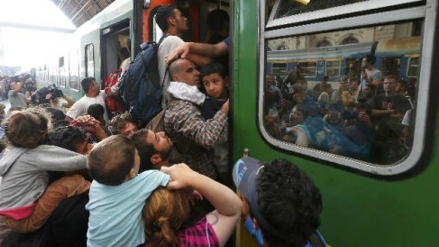 Momentos de caos en la reapertura de la estación de tren de Budapest