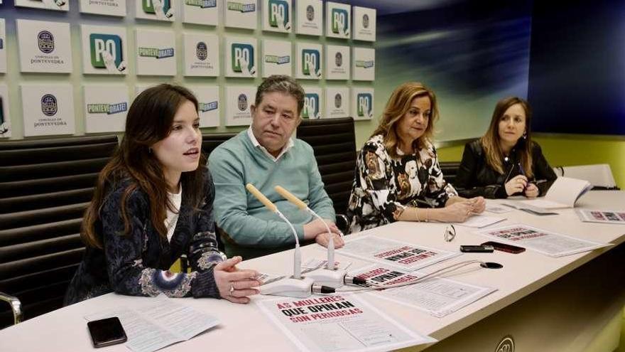 Diana López, Fernández Lores, Carmela Silva y Susana Pedreira en la presentación del evento. // R. Vázquez