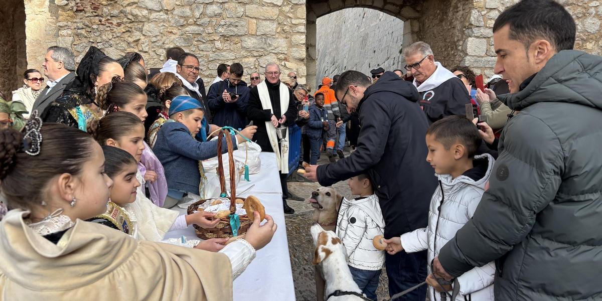 Reparto del “rotllet” típico.