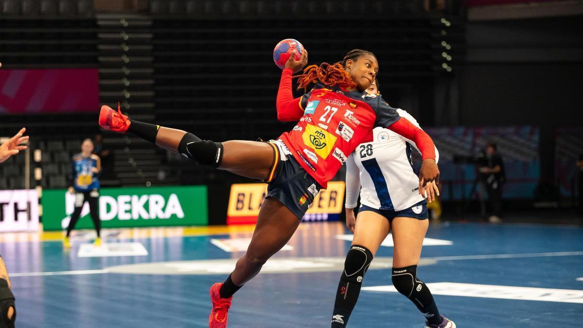 Las 'Guerreras' remontan a Austria en el debut de Rocamora