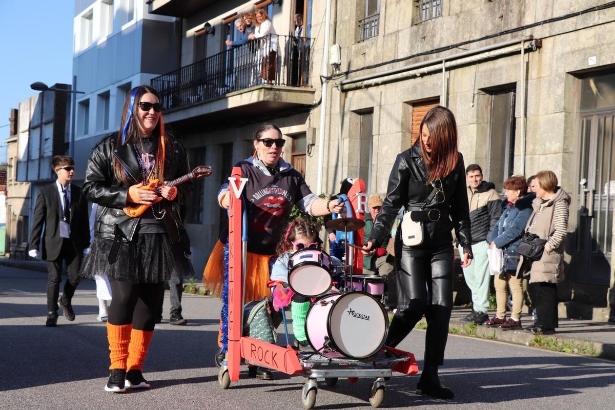El desfile de disfraces de carnaval llevado a cabo en el Concello de Catoira.