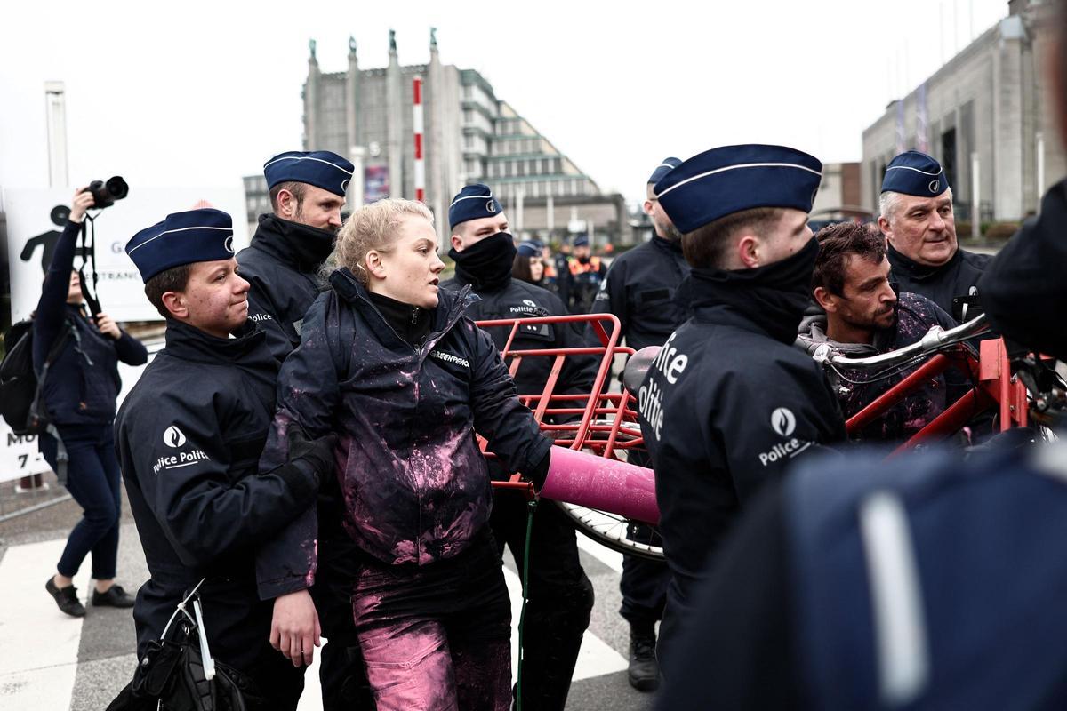 Greenpeace protesta ante la Cumbre de la Energía Nuclear en Bruselas